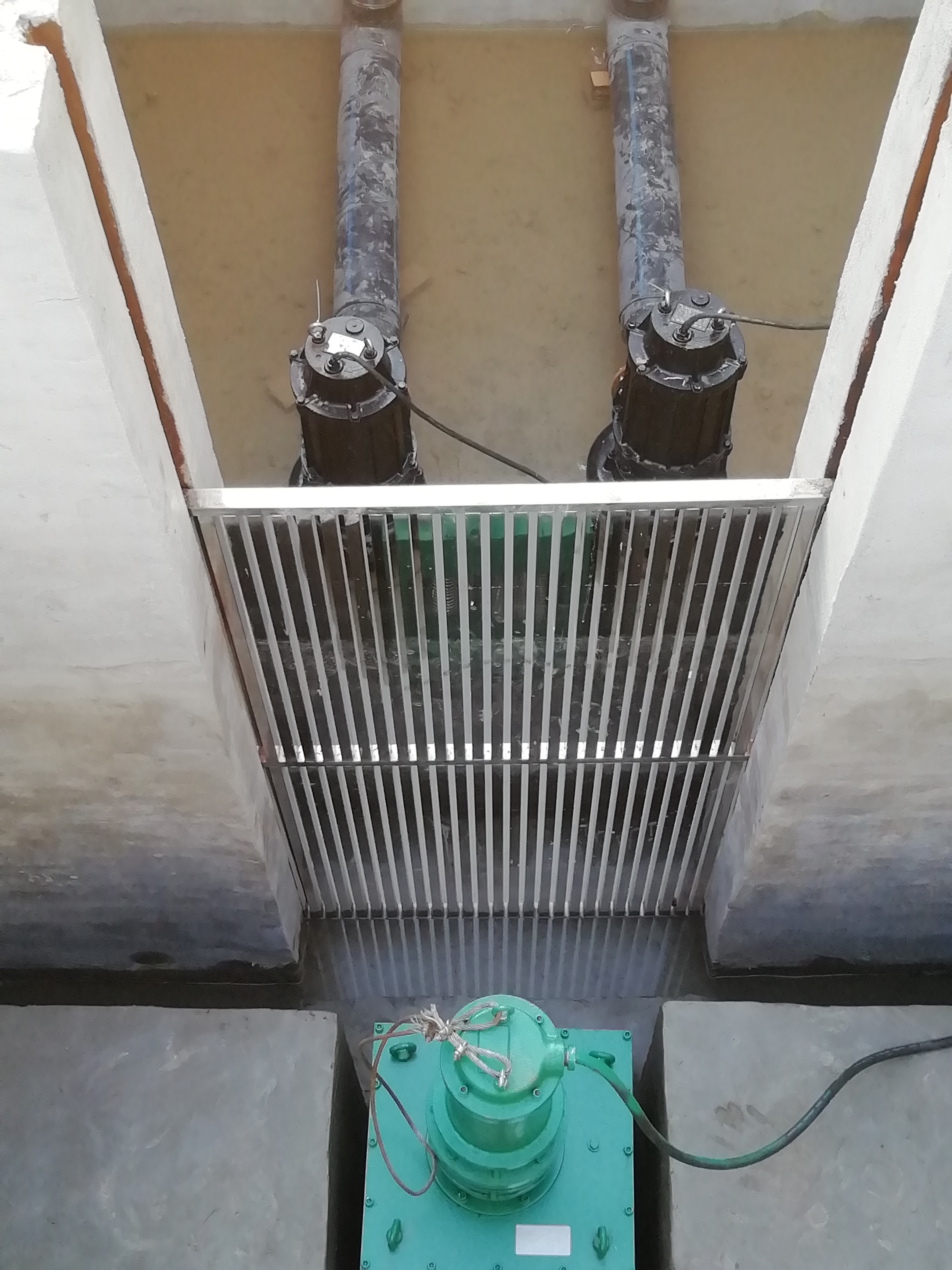 转鼓式格栅破碎机使用安全措施