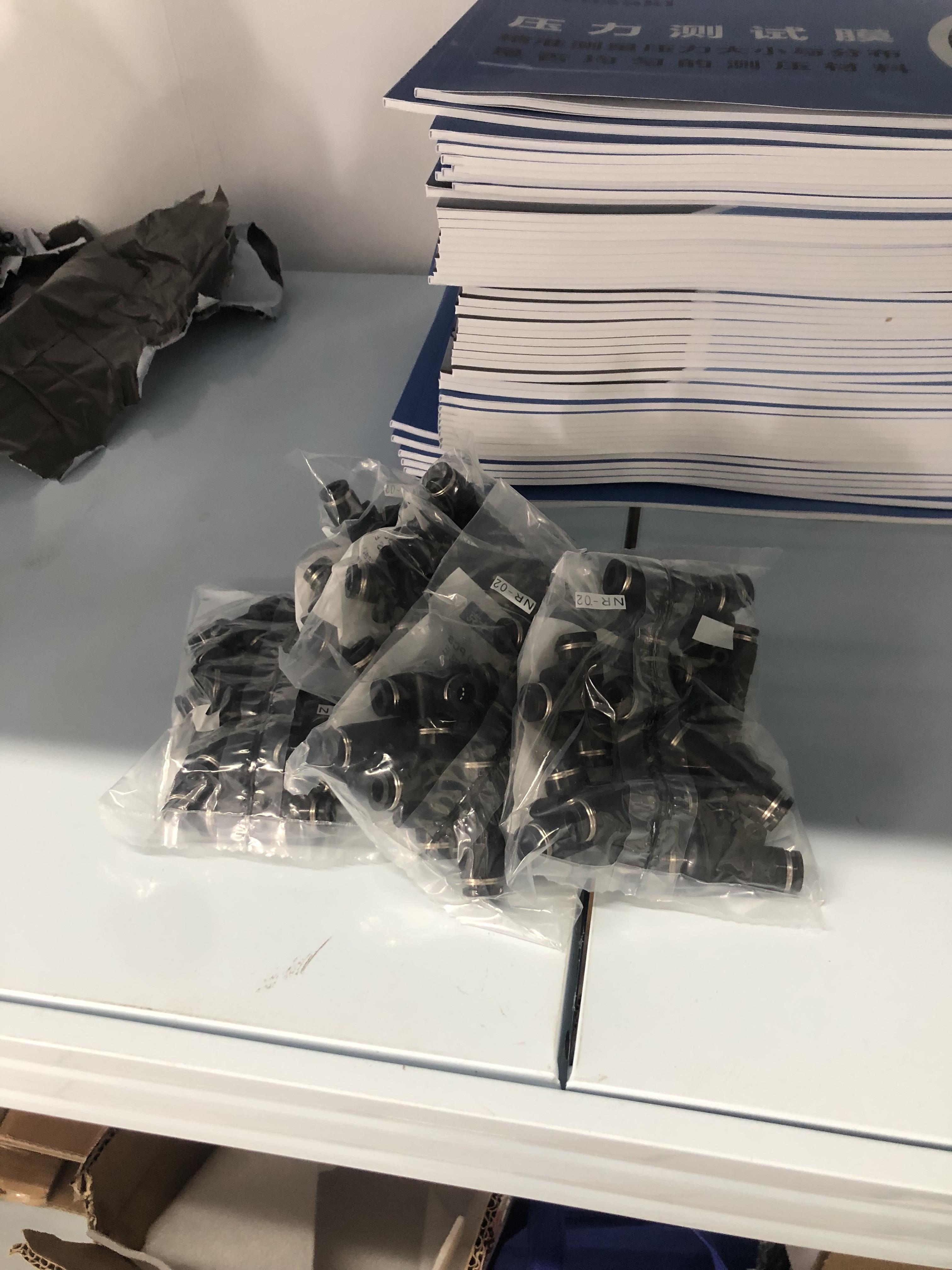 PISCO聯(lián)管直通帶緩沖功能調(diào)速閥的特點