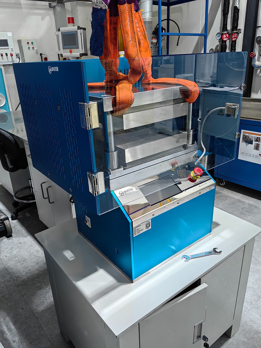 為新材料研發(fā)賦能丨新諾智控?zé)釅簷C(jī)投入名陶瓷研發(fā)企業(yè)